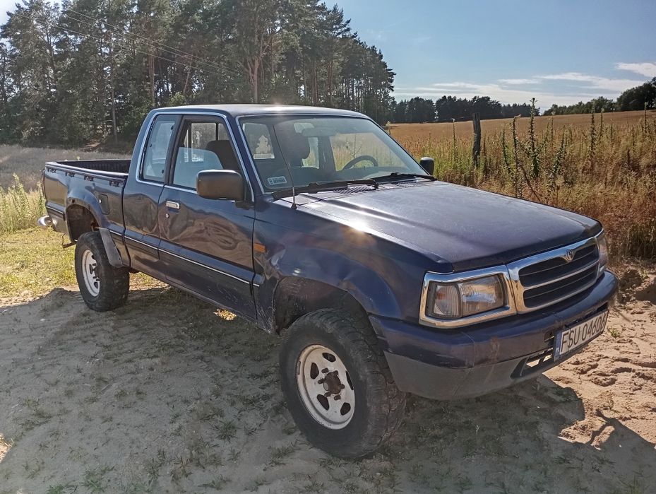 MAZDA B2500 pickup 4x4