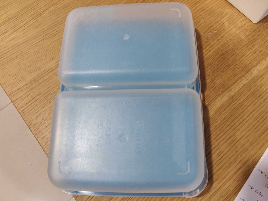 Caixa bi-compratimentada em plástico