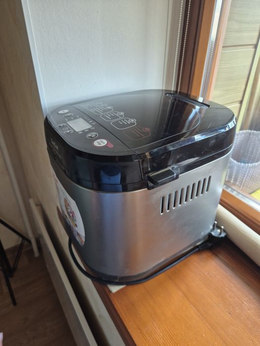 Продам хлібопічка Tefal