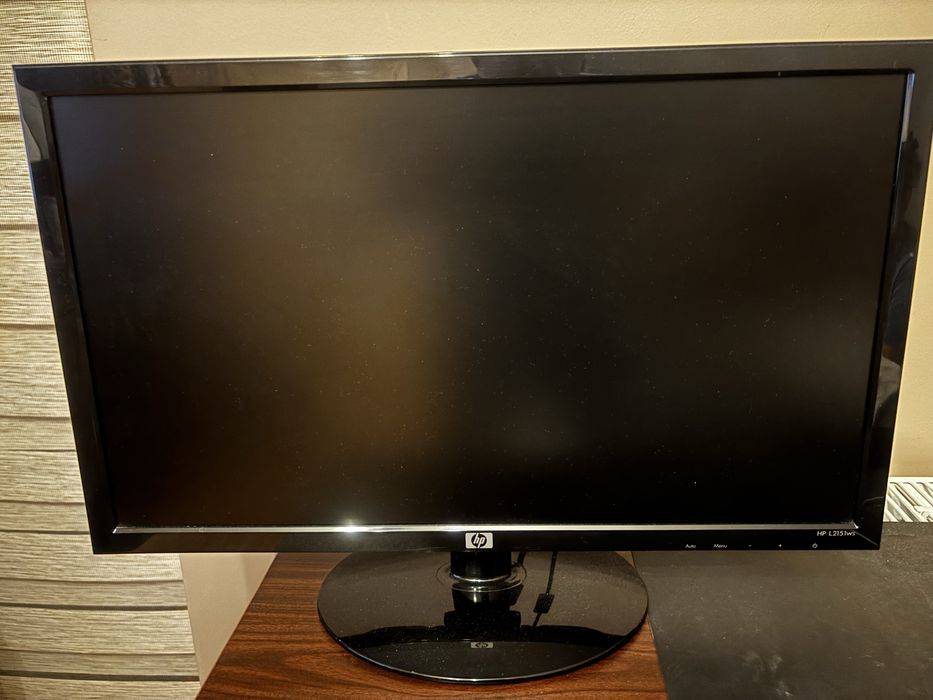 Zestaw komputer monitor klawiatura myszka