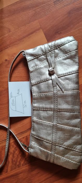 Mała złota torebka