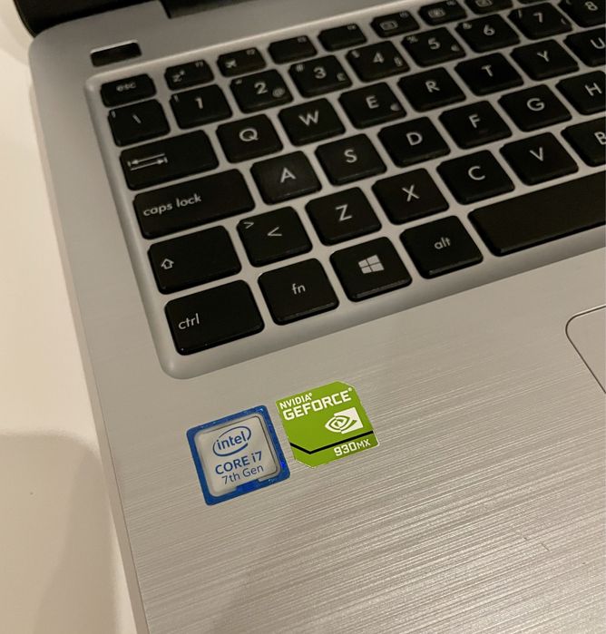 ASUS Laptop in excellent condition64550911158529121