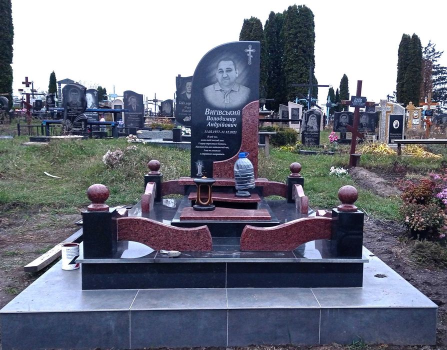 Пам'ятники з граніту Біла Церква.