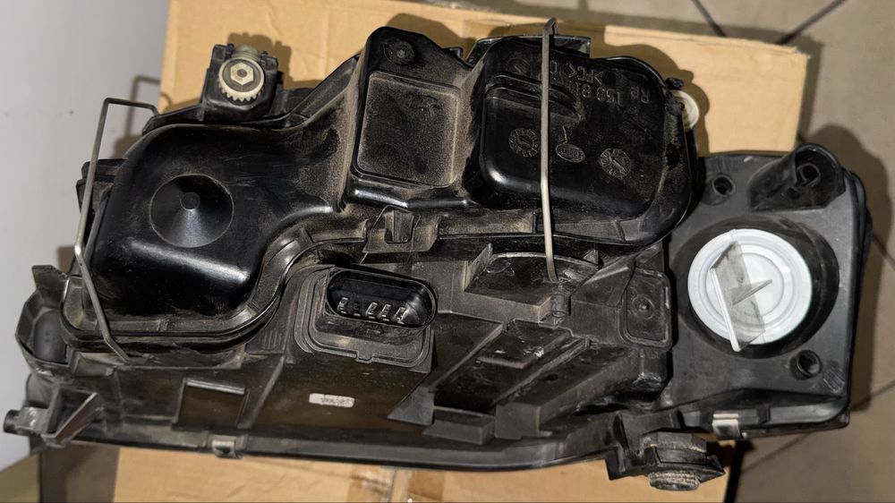 Lampy przód Audi A6 C5 lift Hella