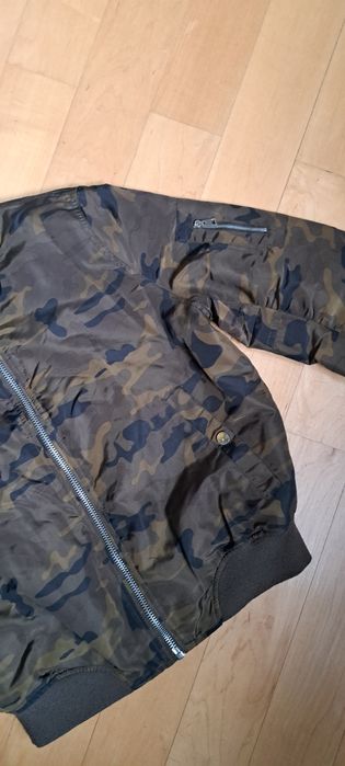 Kurtka bomberka s m stradivarius zamek kolory