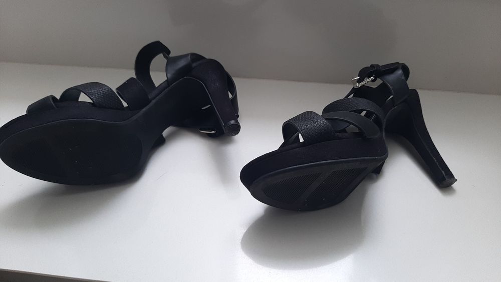 Sandalias pretas