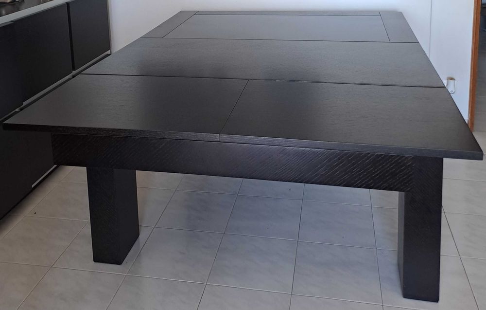 Mesa de Sala Jantar em Carvalho