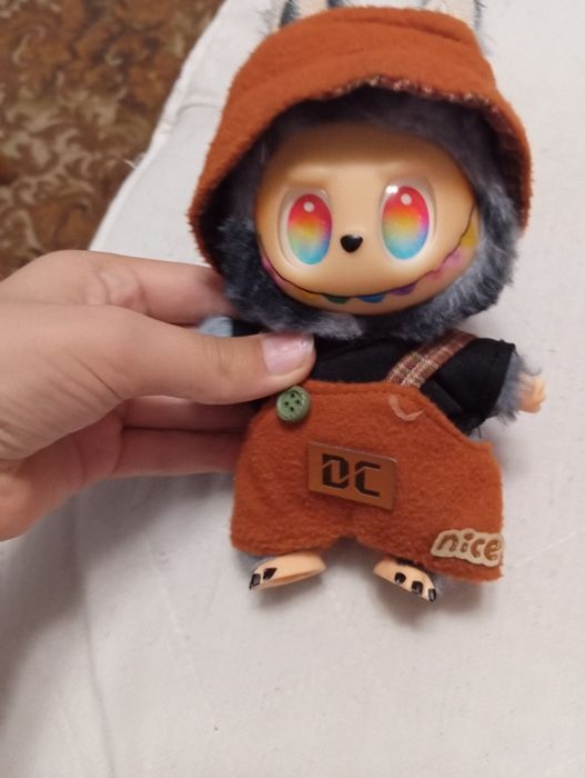 Лабубу с одеждой