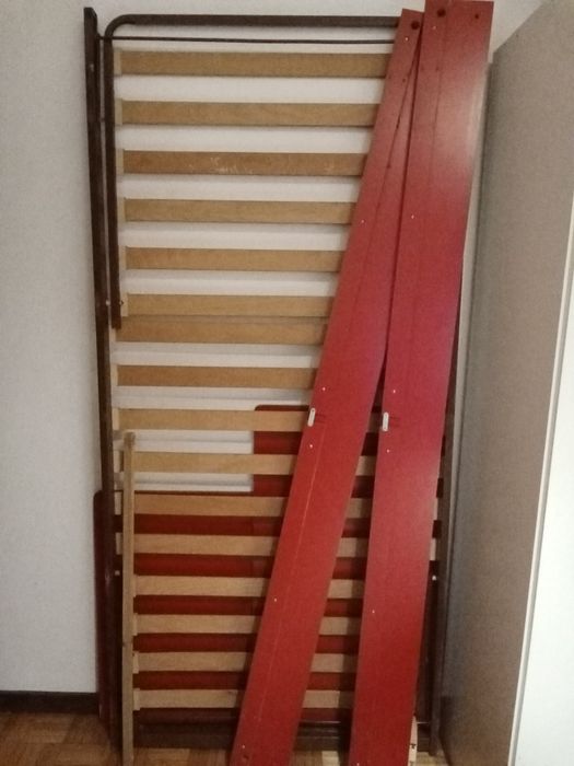 Cama solteiro  bom estado