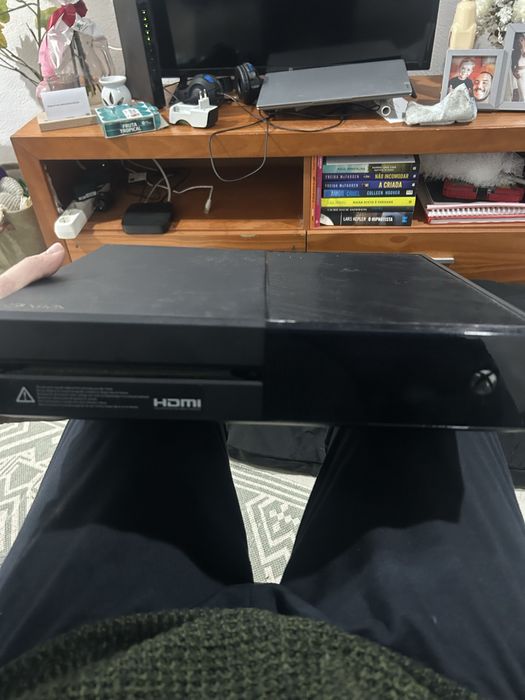 Xbox one 1tb c/comando