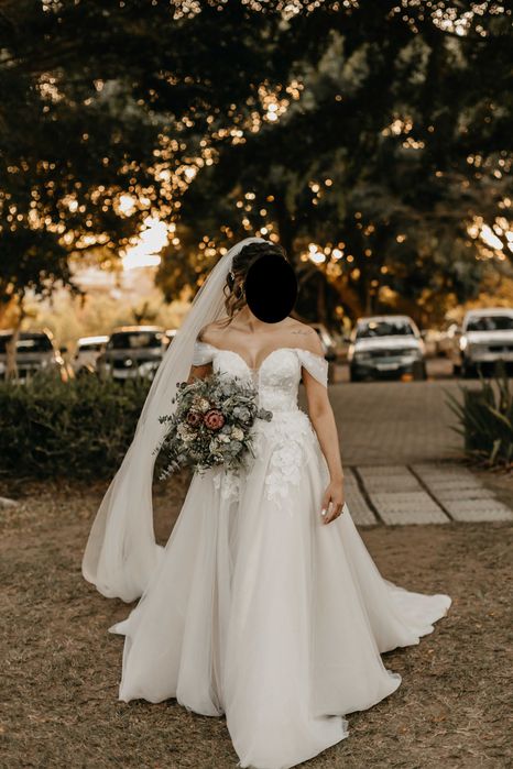 Vestido de Noiva 2 em 1 e 3 opções de alças