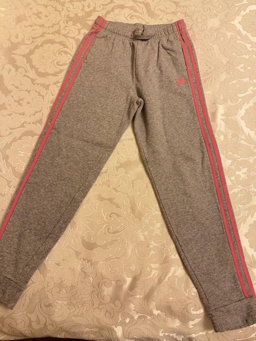 Спортивний костюм Adidas , для дівчинки 146 см