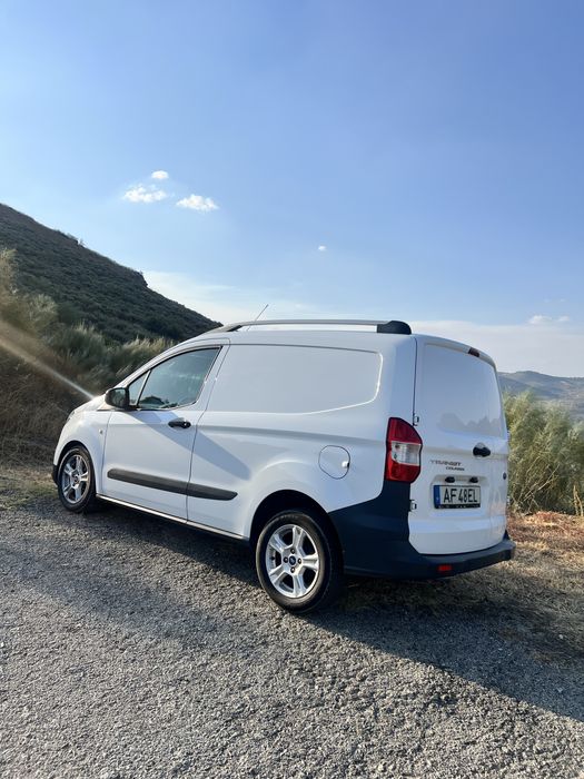 Ford Transit Courier 2021
