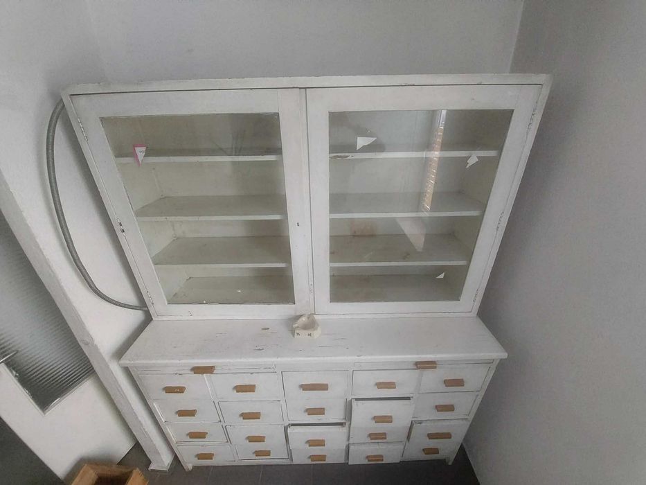 Duży kredens  cm z nadbudówką – szuflady + 2 dodatkowe, vintage