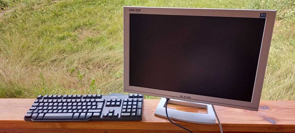 Монітор Medion md 30999 pq 17 дюймів