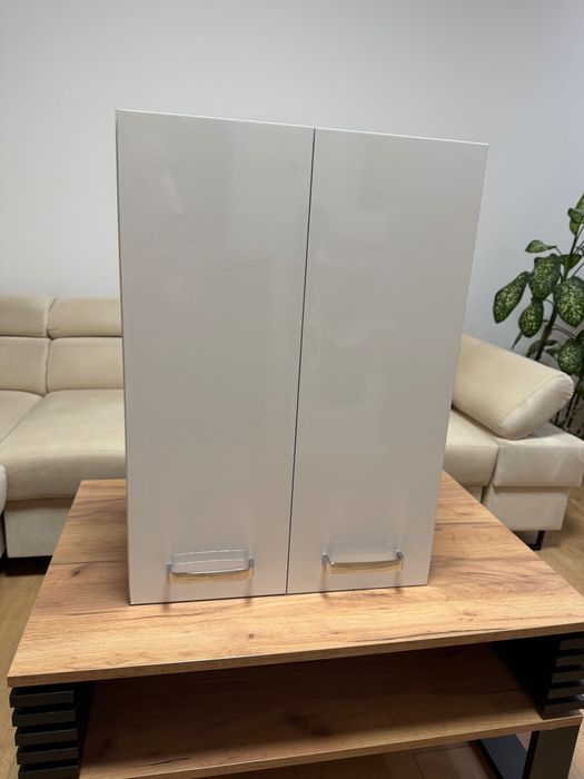 Biała szafka łazienkowa