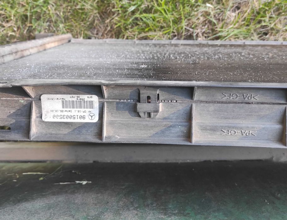 Радіатор бу на Спринтер  BEHR - 1000 грн.