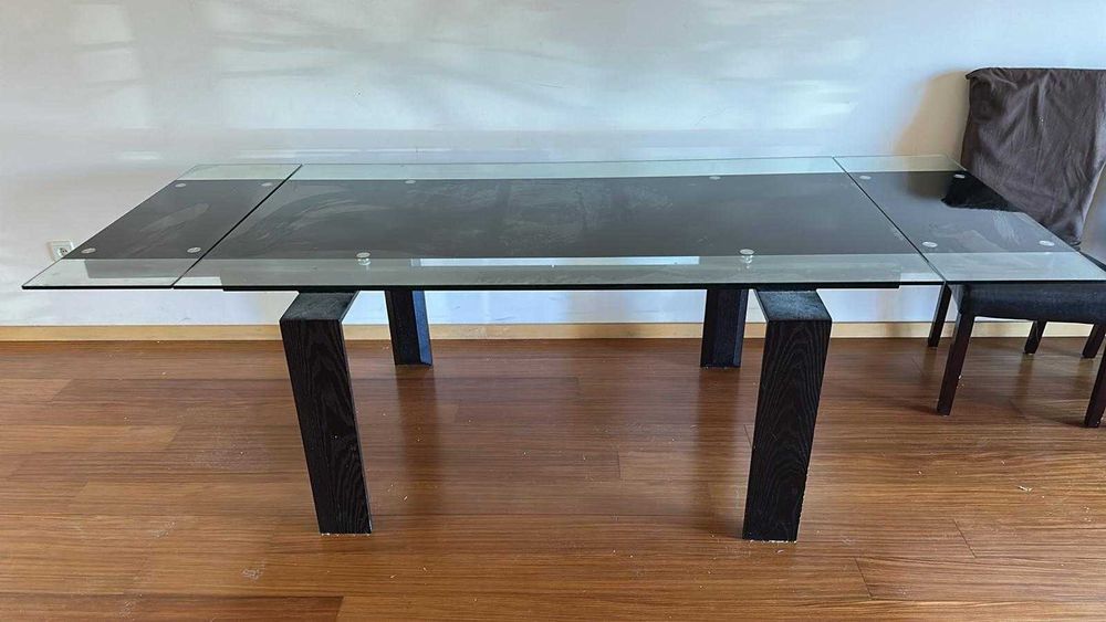 Mesa de vidro rebatível