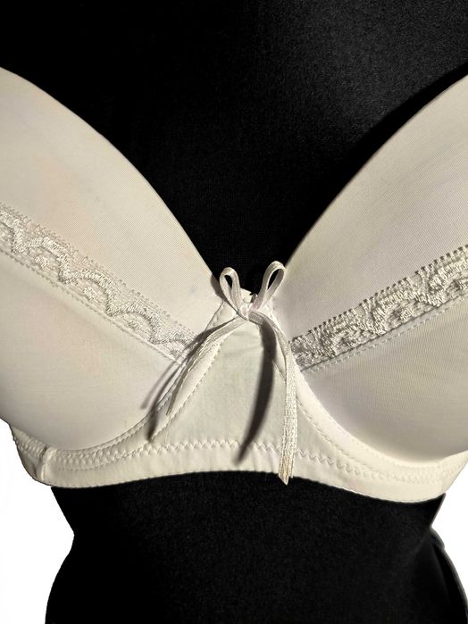 Piękny gładki biustonosz stanik 3 haftki r. 80D