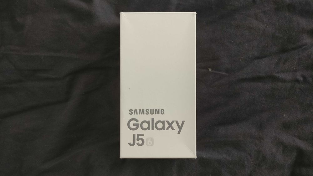 Telefon Samsung Galaxy J5 6 czarny (16gb)