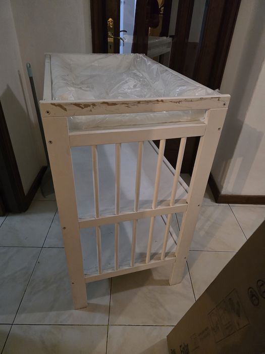 Muda fraldas ikea com trocador NOVO