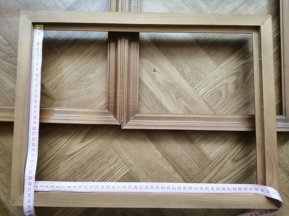 Рамки дерев'яні  43*31 та А4