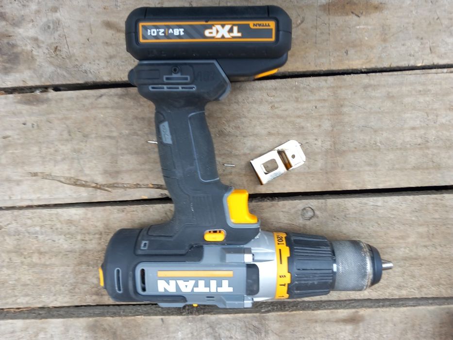 Titan TTI1257COM 18V 2 x 2.0Ah Li-Ion TXP Wiertarko-wkrętarka akumulatorowa