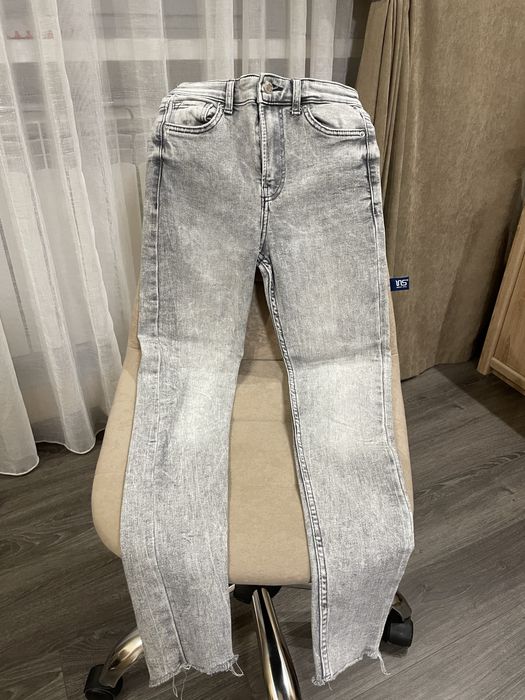 Жіночі джинси. «Skinny» Bershka 34-xs