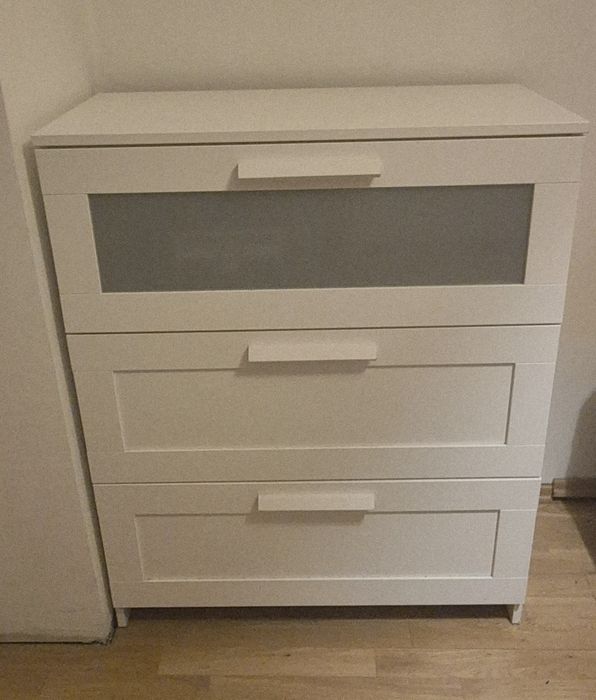 Komoda IKEA Brimnes