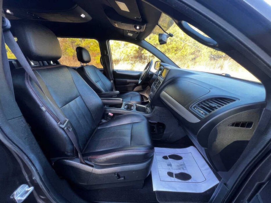 Dodge Grand Caravan GT      2018