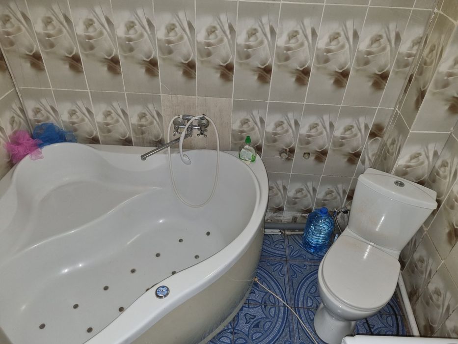 Подобов погодин помісяч 1кім кварт Джакузі газплит 1поверх вода постій