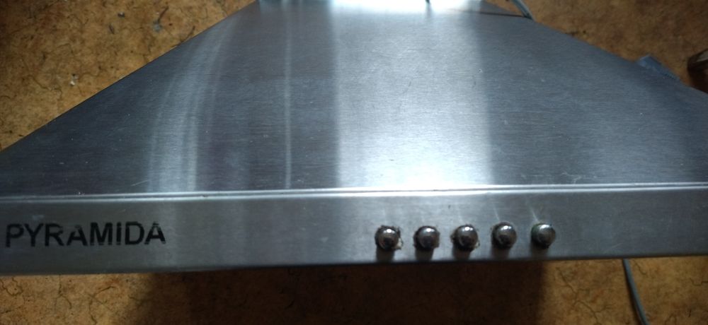 Витяжка кухонна piramida трехскоросная