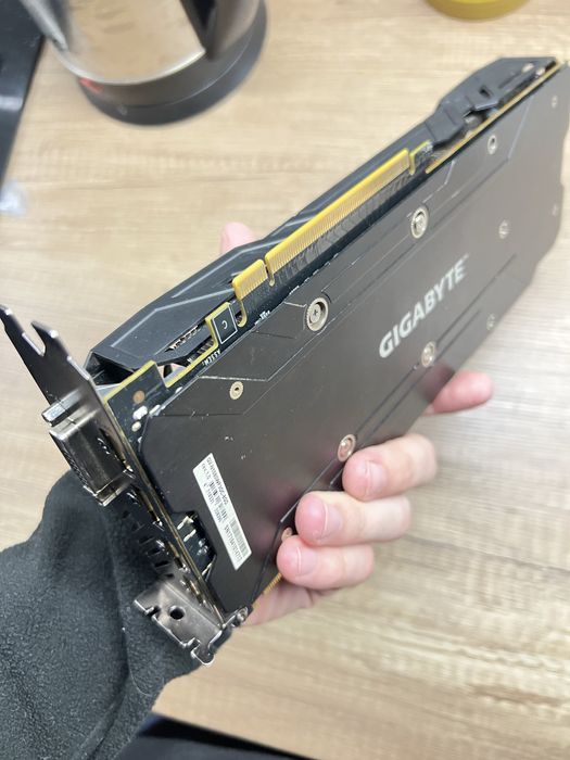 Игровая видеокарта gigabyte rx 590 windforce