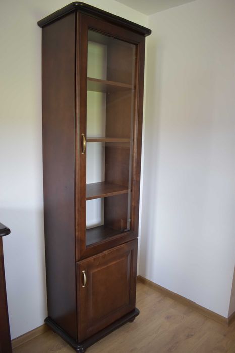 Ekskluzywne, drewniane meble od producenta mebli stylowych komoda, lustro, witryna, narożnik