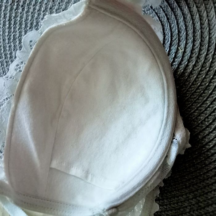 Biustonosz koronkowy, ecru Esotiq 70D