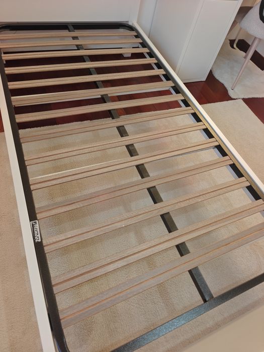 Cama solteiro(a) completa com colchão e estrado