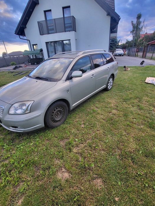 Sprzedam toyota avensis