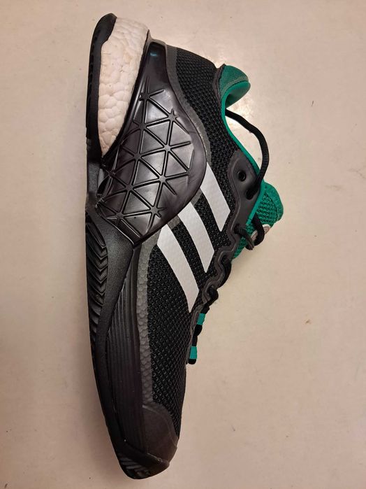 кроссовки Adidas оригинал   44 размер