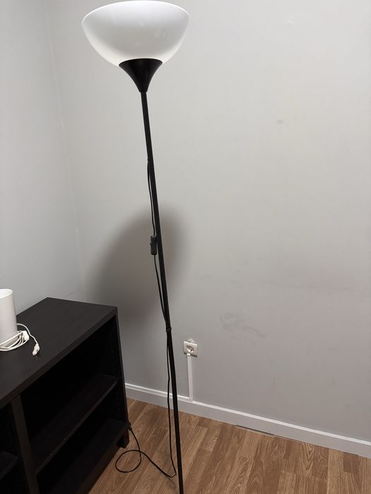 Candeeiro de Pé Moderno Preto e Branco – 175 cm