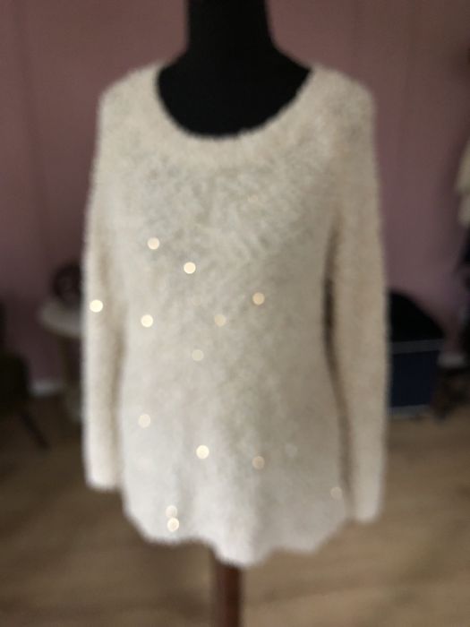 Sweter damski Italy style L ecru  , miękka dzianina , ciepły modny