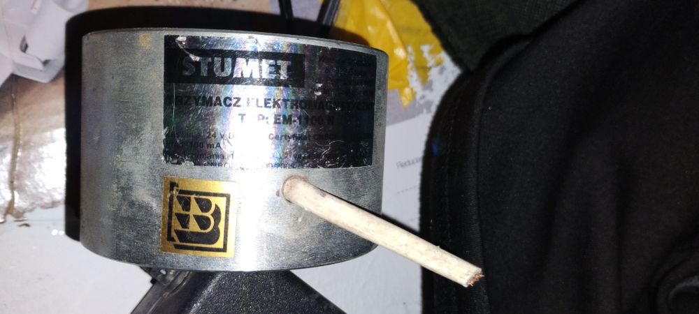 Trzymacz magnetyczny 24v 1100N