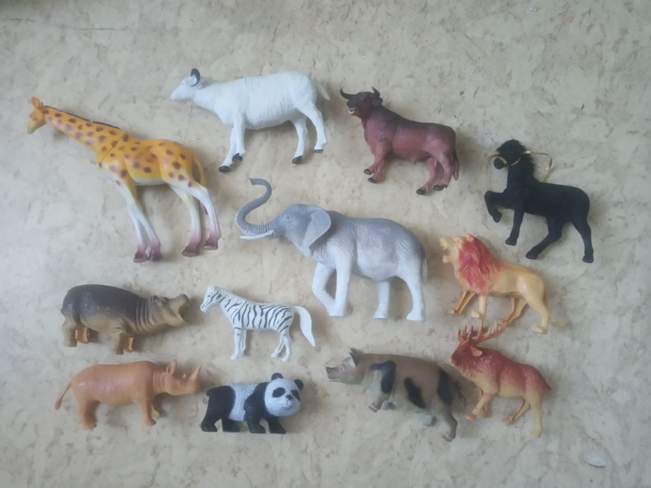 Фигурки зверей..