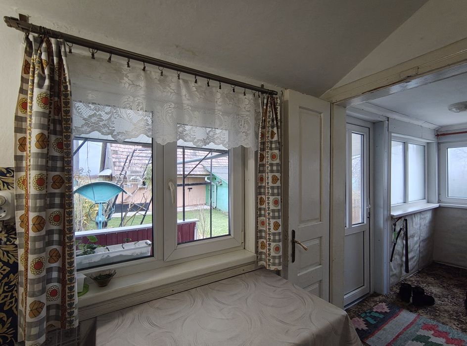 Затишний півособняк з усіма комунікаціями!