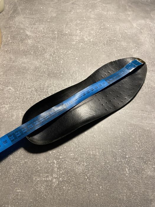 Продам кроссовки ecco