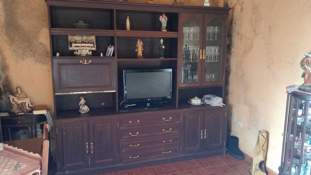 Móvel de Sala VINTAGE em Madeira Escura | Clássico | Cristaleira e Grande Arrumação