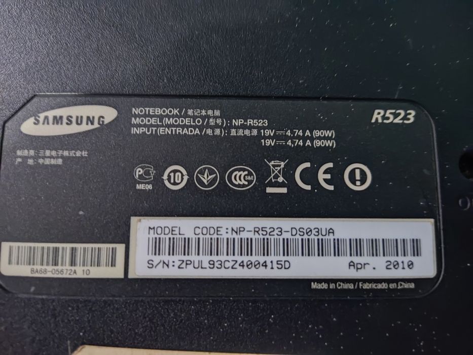 Ноутбук Samsung R523