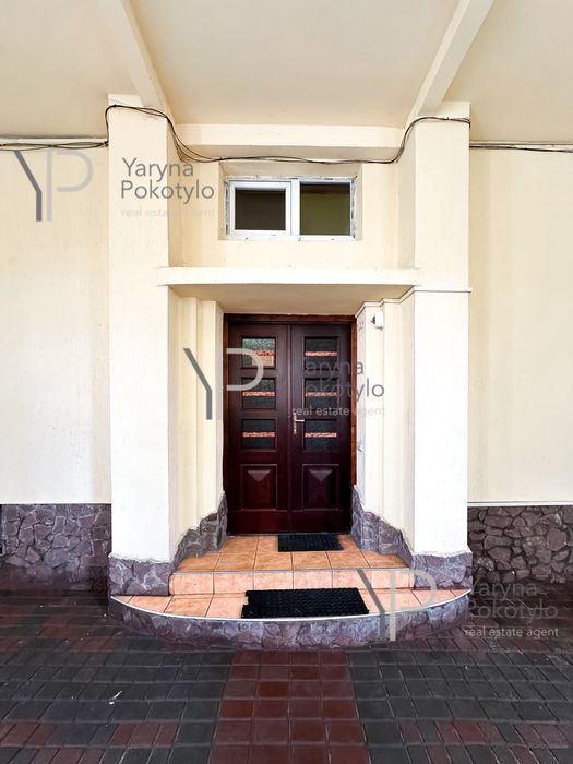 Продаж будинку по вул. Сулими