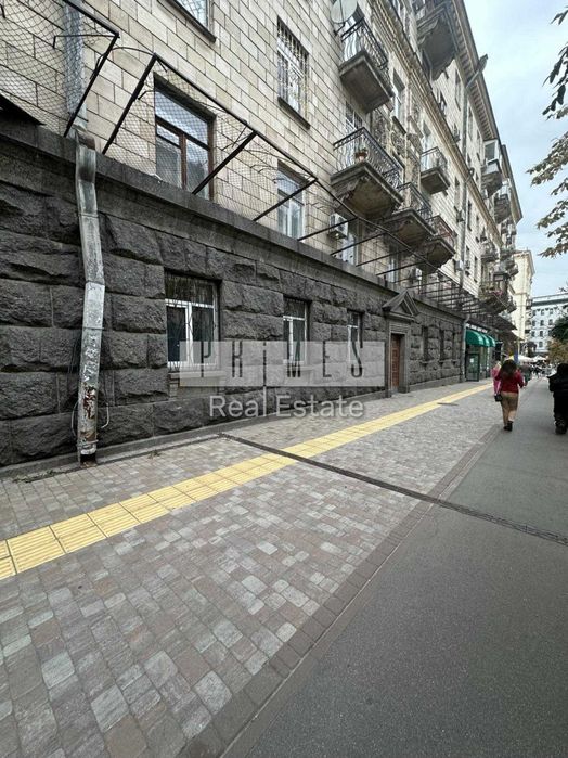Продаж фасадне приміщення 109м2 Євгена Чикаленка 2-4/7 Центр укриття