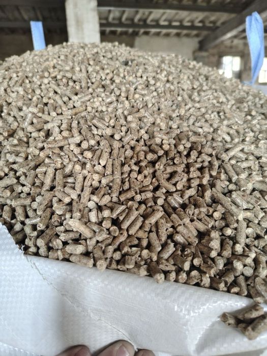 Деревний наповнювач для котячого туалету та опалення, 15 кг Let’s Pellets