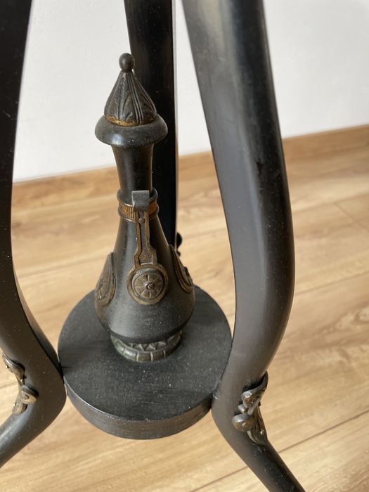 Piękna lampa stojąca ozdoba każdego wnętrza